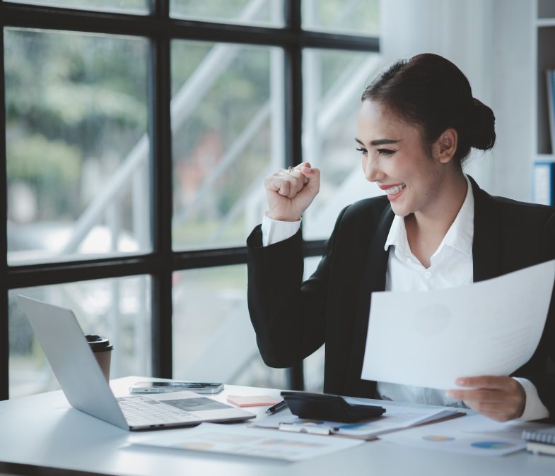 Beautiful Asian woman is a businesswoman who leads a new generation of startups.